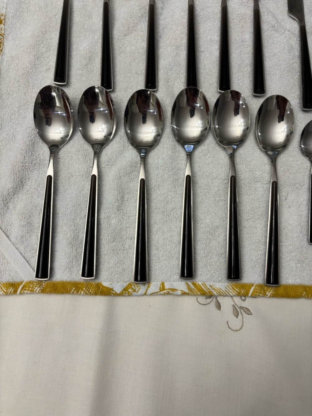Mepra  24pc Flatware Set Blackish/Brown Resin Italian 18/10 Stainless Steel - Picture 4 of 15